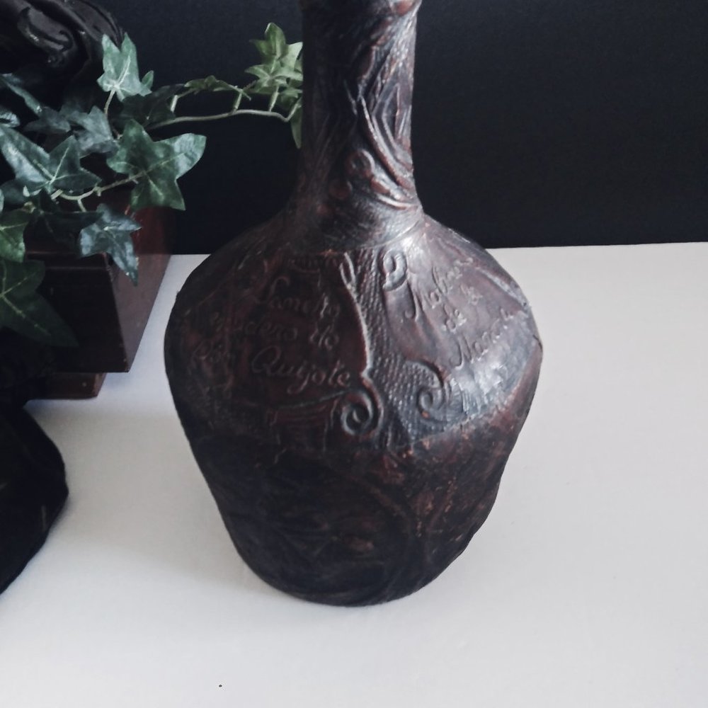 Don Quixote Leather Bottle Embossed Sancho - Picture 7 of 12